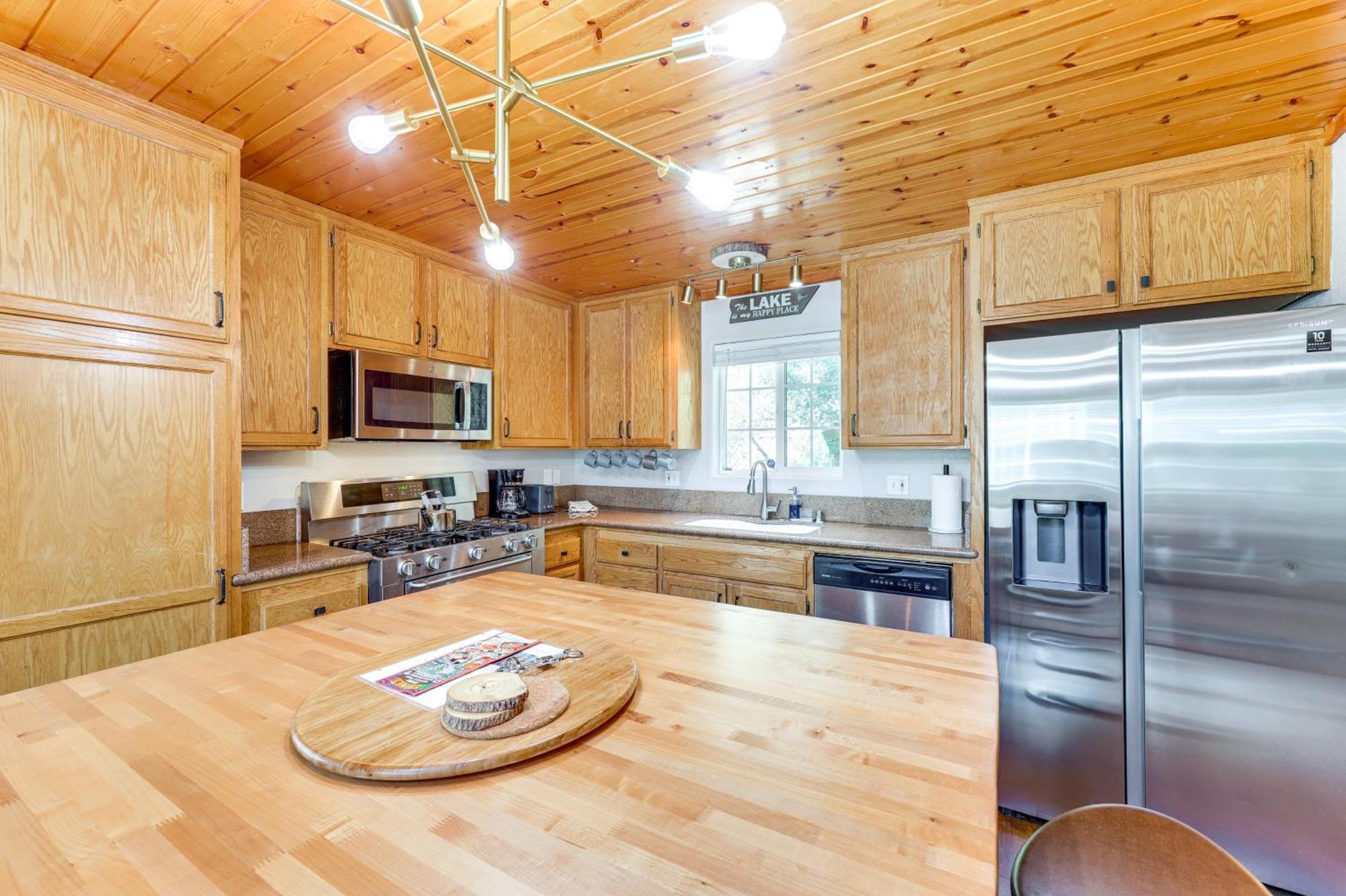 Remodeled Crestline Retreat Walk To Lake Gregory! ภายนอก รูปภาพ