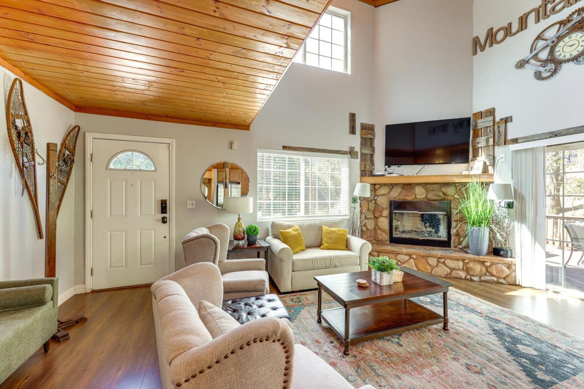 Remodeled Crestline Retreat Walk To Lake Gregory! ภายนอก รูปภาพ