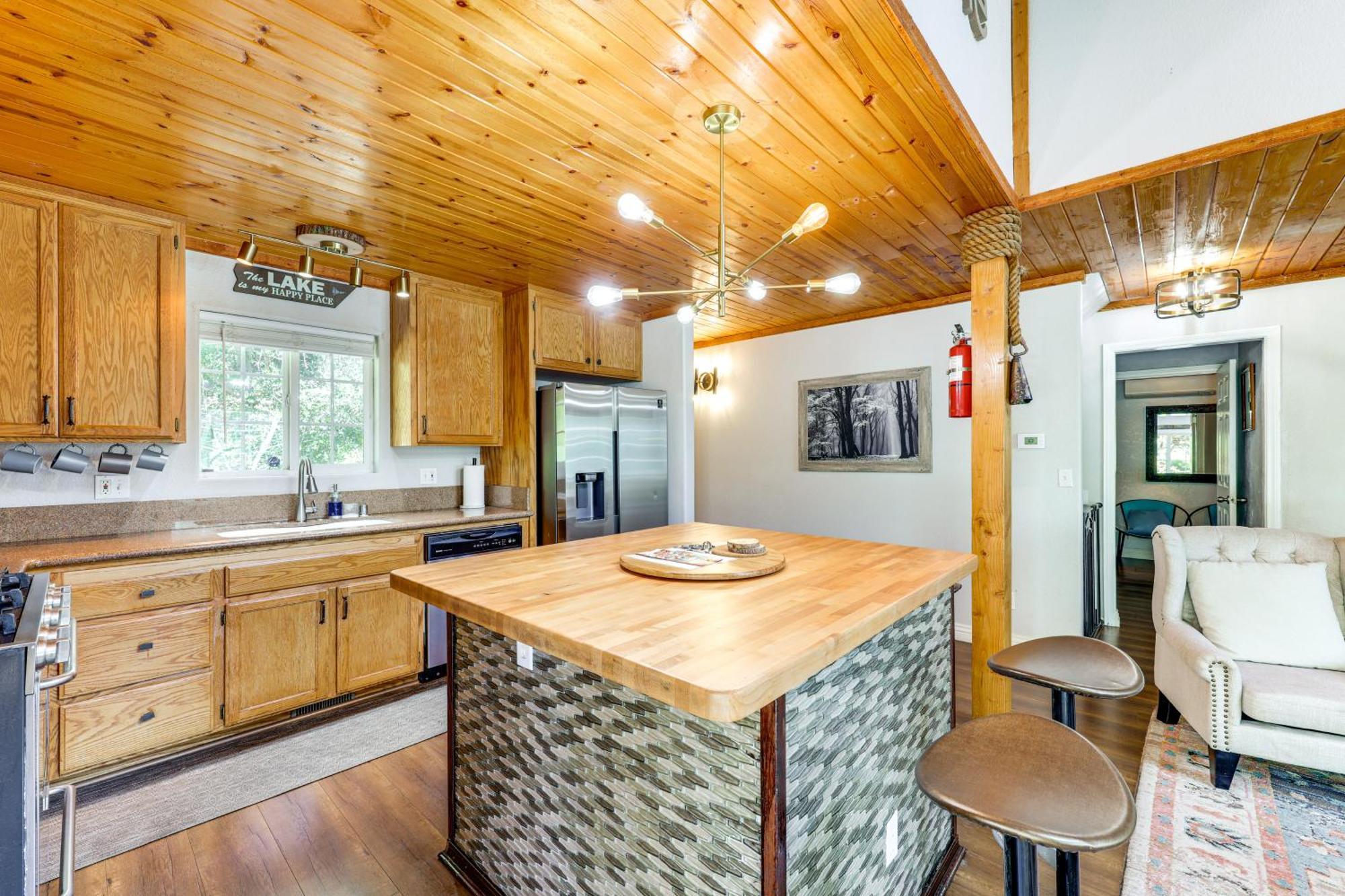 Remodeled Crestline Retreat Walk To Lake Gregory! ภายนอก รูปภาพ